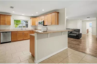 704 S Lockwood Ridge Road, Sarasota, FL 34237 - Photo 16