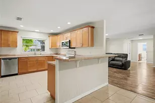 704 S Lockwood Ridge Rd, Sarasota, FL 34237 - Photo 16