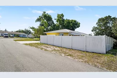 704 S Lockwood Ridge Road, Sarasota, FL 34237 - Photo 40