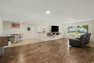 704 S Lockwood Ridge Rd, Sarasota, FL 34237 - Photo 10
