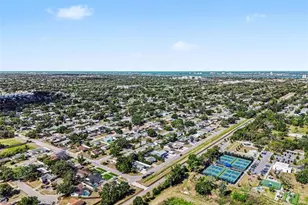 704 S Lockwood Ridge Rd, Sarasota, FL 34237 - Photo 44