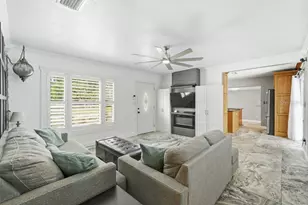 6901 17th Ln N, Saint Petersburg, FL 33702 - Photo 8