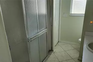 7319 38th Ct E, Sarasota, FL 34243 - Photo 18