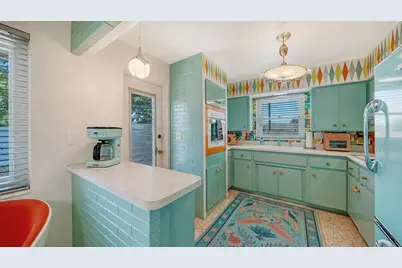2945 Upper Tangelo Drive, Sarasota, FL 34239 - Photo 8