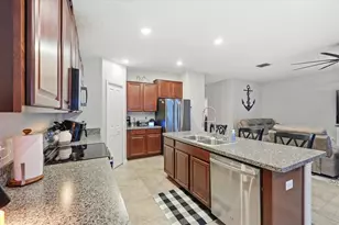 936 Zone Tailed Hawk Pl, Ruskin, FL 33570 - Photo 12
