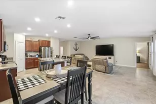936 Zone Tailed Hawk Pl, Ruskin, FL 33570 - Photo 8