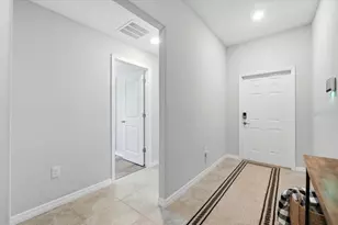 936 Zone Tailed Hawk Pl, Ruskin, FL 33570 - Photo 4