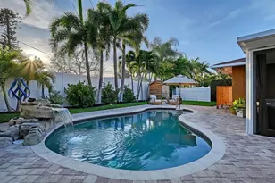 7137 Westmoreland Dr, Sarasota, FL 34243 - Photo 64