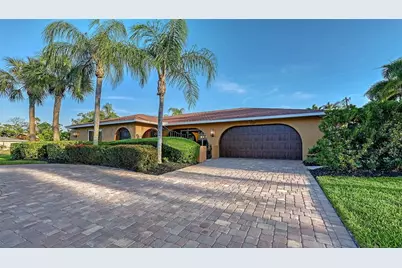7137 Westmoreland Drive, Sarasota, FL 34243 - Photo 12