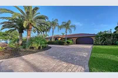 7137 Westmoreland Drive, Sarasota, FL 34243 - Photo 8
