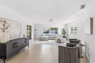 530 St Andrews Dr, Sarasota, FL 34243 - Photo 4