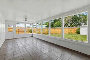 530 St Andrews Dr, Sarasota, FL 34243 - Photo 48