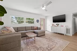 3755 Beach Dr SE, Saint Petersburg, FL 33705 - Photo 4