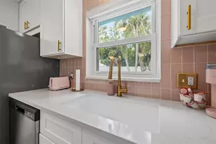 3755 Beach Dr SE, Saint Petersburg, FL 33705 - Photo 10