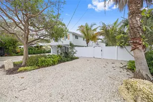 228 Gladiolus St, Anna Maria, FL 34216 - Photo 28