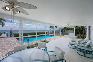 633 Key Royale Dr, Holmes Beach, FL 34217 - Photo 12
