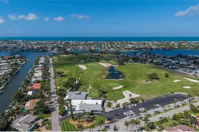 633 Key Royale Drive, Holmes Beach, FL 34217 - Photo 14