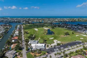 633 Key Royale Dr, Holmes Beach, FL 34217 - Photo 14