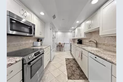 4325 Gulf Of Mexico Drive #305, Longboat Key, FL 34228 - Photo 10