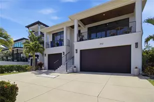 1912 Riverside Dr E, Bradenton, FL 34208 - Photo 2