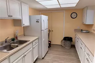 3621 Lake Bayshore Dr, Bradenton, FL 34205 - Photo 42