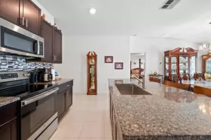 13383 Great Plns Dr, Riverview, FL 33579 - Photo 6