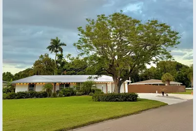 4620 7th Avenue W, Bradenton, FL 34209 - Photo 2