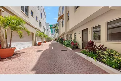 235 Cocoanut Avenue #128E, Sarasota, FL 34236 - Photo 4