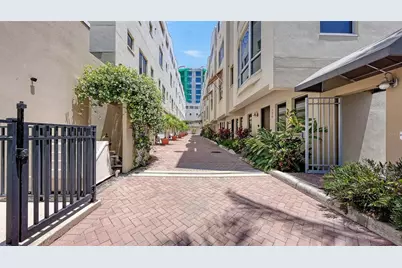 235 Cocoanut Avenue #128E, Sarasota, FL 34236 - Photo 1