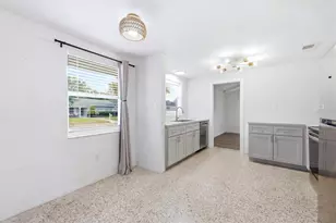 301 28th St W, Bradenton, FL 34205 - Photo 22