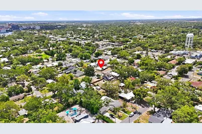 301 28th Street W, Bradenton, FL 34205 - Photo 2