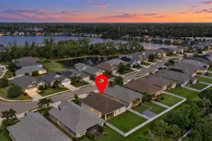7526 Ridgelake Cir, Bradenton, FL 34203 - Photo 2