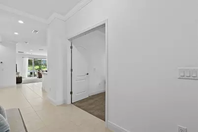 7526 Ridgelake Circle, Bradenton, FL 34203 - Photo 4