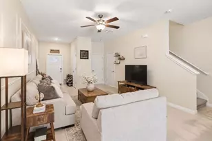 2549 Sunray Venus Wy, Ruskin, FL 33570 - Photo 8