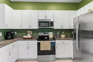 2549 Sunray Venus Wy, Ruskin, FL 33570 - Photo 14