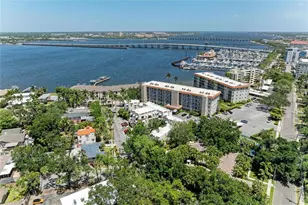 210 N 17th St W, Bradenton, FL 34205 - Photo 40