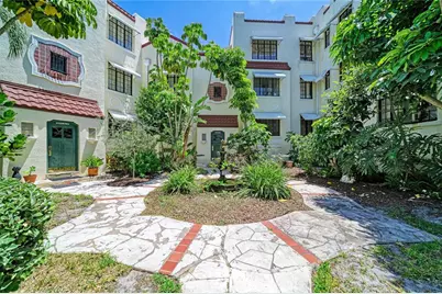 210 N 17th Street W #14, Bradenton, FL 34205 - Photo 2