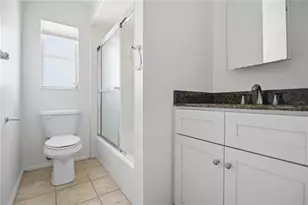 304 Lantana Ave, Sarasota, FL 34243 - Photo 14