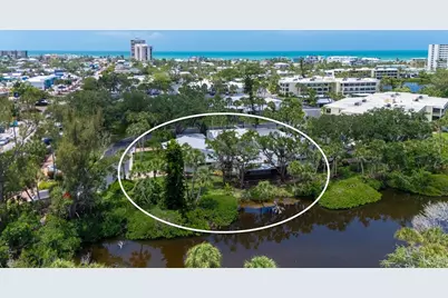 239 Hourglass Way #V7, Sarasota, FL 34242 - Photo 2