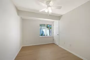 239 Hour Glass Way, Sarasota, FL 34242 - Photo 34
