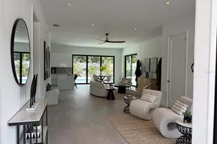 2306 Valencia Dr, Sarasota, FL 34239 - Photo 10