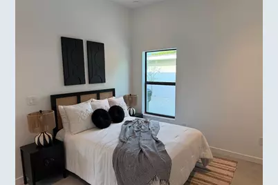 2306 Valencia Drive, Sarasota, FL 34239 - Photo 30