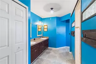 7211 48th Ave E, Palmetto, FL 34221 - Photo 12