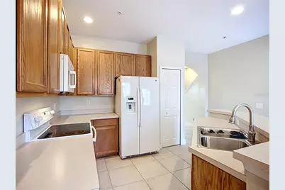 3884 Deberry Drive, Sarasota, FL 34233 - Photo 10