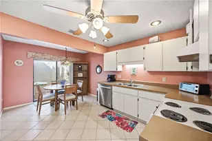 38 Pebble Rock Dr, Venice, FL 34293 - Photo 6