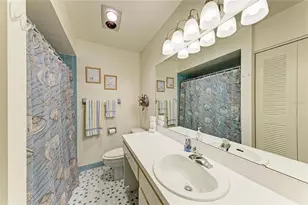 5685 Gardens Dr, Sarasota, FL 34243 - Photo 20