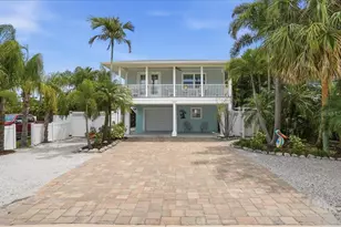 2811 Gulf Dr, Holmes Beach, FL 34217 - Photo 4