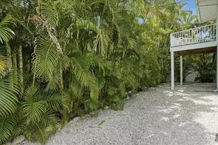 2811 Gulf Dr, Holmes Beach, FL 34217 - Photo 40