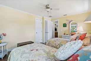 2811 Gulf Dr, Holmes Beach, FL 34217 - Photo 28