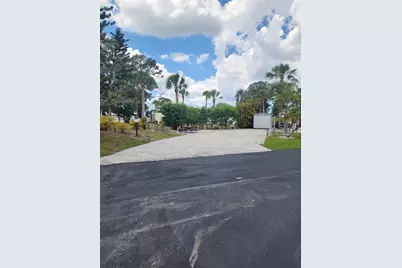 1674 University Parkway #328, Sarasota, FL 34243 - Photo 2